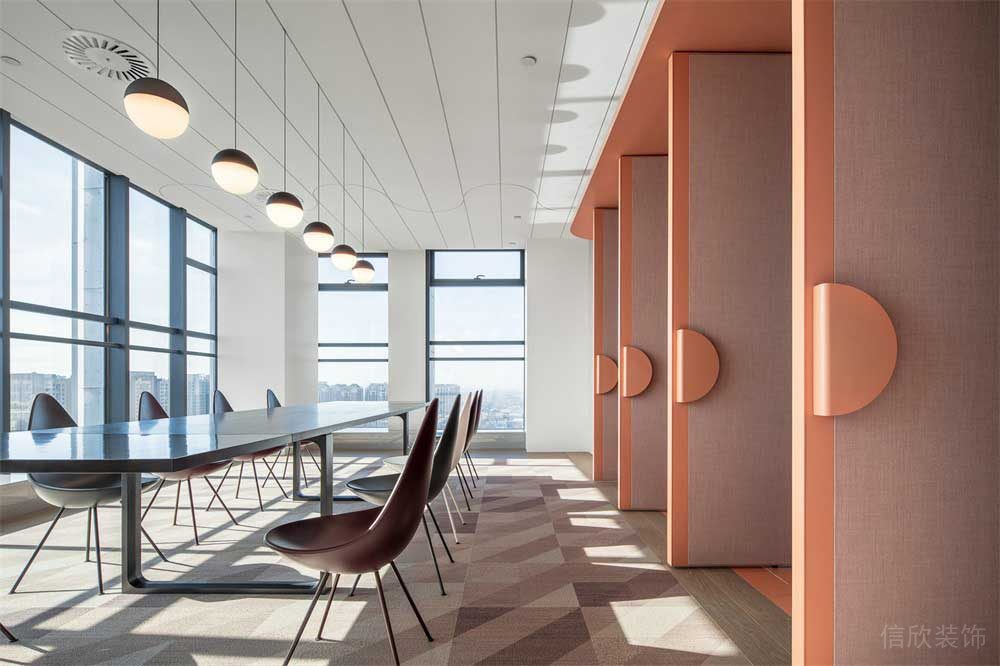 現(xiàn)代簡(jiǎn)線會(huì)議室裝修效果環(huán)形把手平推門偏軸向裝修