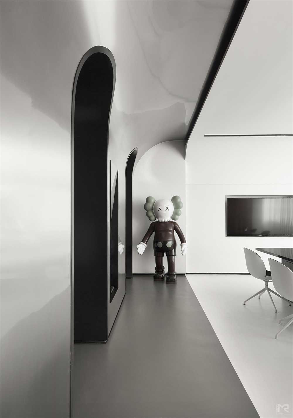 深圳福田區(qū)簡約黑白藝術(shù)辦公室設(shè)計(jì)裝修-過道 深圳福田區(qū)簡約黑白藝術(shù)辦公室設(shè)計(jì)裝修-過道