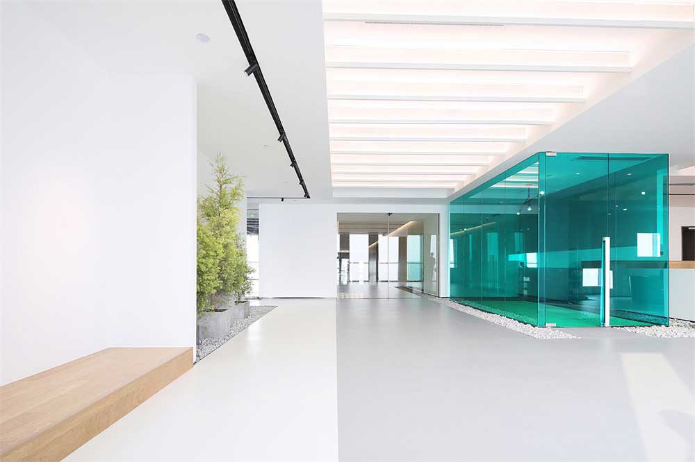 深圳龍崗區(qū)時尚白色簡約辦公室設(shè)計裝修-過道 深圳龍崗區(qū)時尚白色簡約辦公室設(shè)計裝修-過道