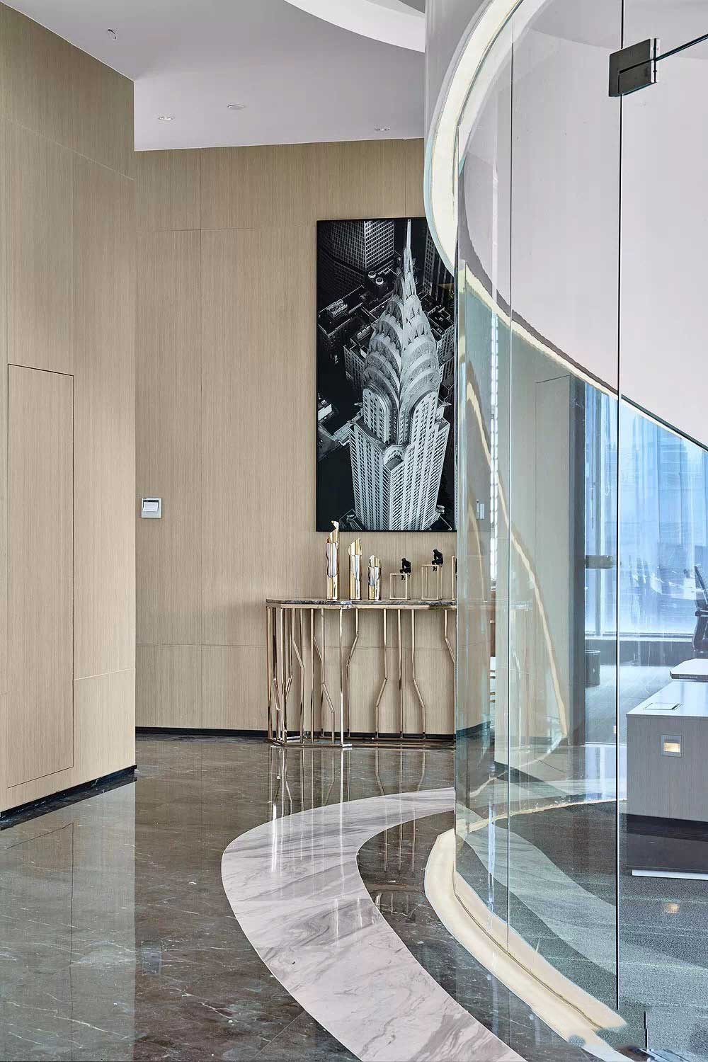 深圳市南山1200平輕奢風(fēng)金融公司辦公室裝修過道