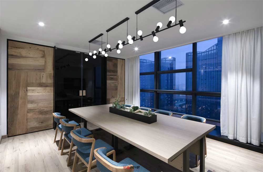 深圳南山智慧廣場(chǎng)新中式風(fēng)格辦公室裝修設(shè)計(jì)案例會(huì)議區(qū) 深圳南山智慧廣場(chǎng)新中式風(fēng)格辦公室裝修設(shè)計(jì)案例會(huì)議區(qū)