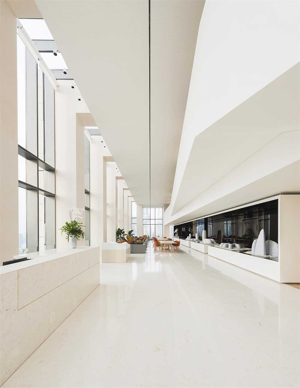 深圳南山1000平方簡約風(fēng)格復(fù)式辦公室裝修一層展示區(qū) 深圳南山1000平方簡約風(fēng)格復(fù)式辦公室裝修一層展示區(qū)