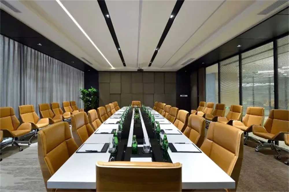 深圳福田國(guó)通大廈現(xiàn)代風(fēng)格辦公室裝修設(shè)計(jì)案例大型會(huì)議室 深圳福田國(guó)通大廈現(xiàn)代風(fēng)格辦公室裝修設(shè)計(jì)案例大型會(huì)議室