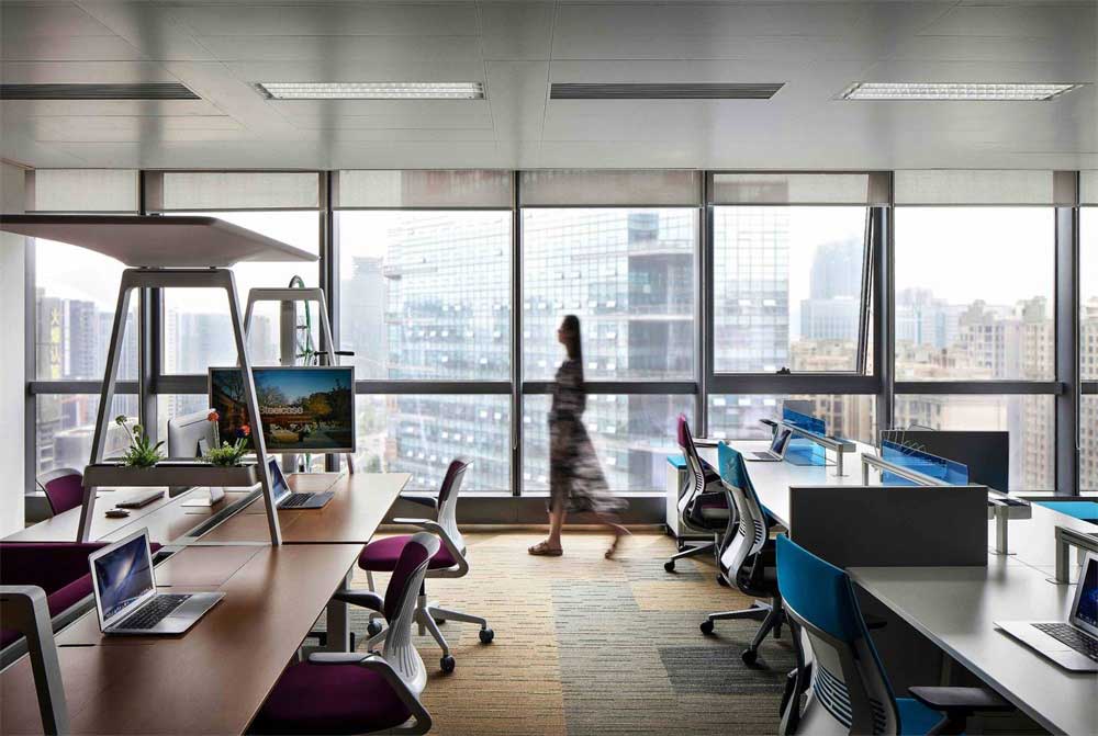 深圳福田500平方現(xiàn)代風(fēng)格辦公室裝修辦公區(qū)采光效果 深圳福田500平方現(xiàn)代風(fēng)格辦公室裝修辦公區(qū)采光效果