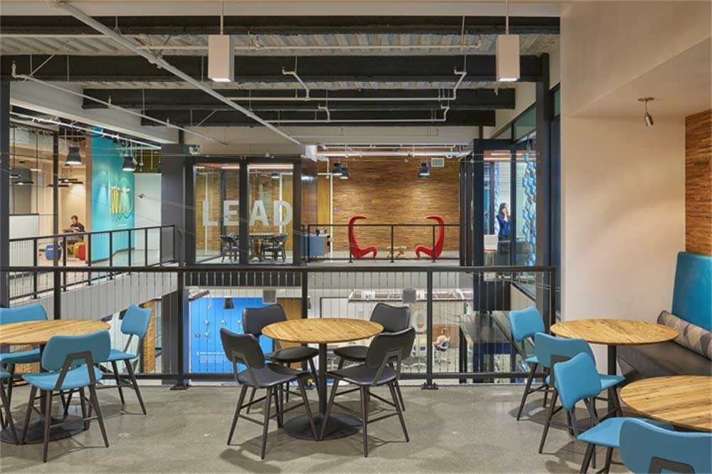 深圳福田金中環(huán)商務大廈簡約風格復式辦公室裝修設計案例休息區(qū) 深圳福田金中環(huán)商務大廈簡約風格復式辦公室裝修設計案例休息區(qū)