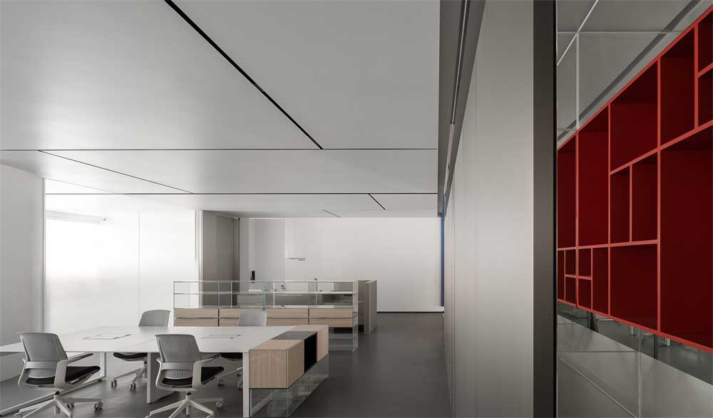 深圳福田800平方現(xiàn)代簡(jiǎn)約風(fēng)格辦公室裝修辦公區(qū)磨砂玻璃隔斷 深圳福田800平方現(xiàn)代簡(jiǎn)約風(fēng)格辦公室裝修辦公區(qū)磨砂玻璃隔斷