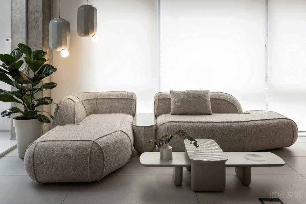 136m2接待區(qū)布藝沙發(fā)地面瓷磚通鋪背景隔斷設(shè)計(jì)