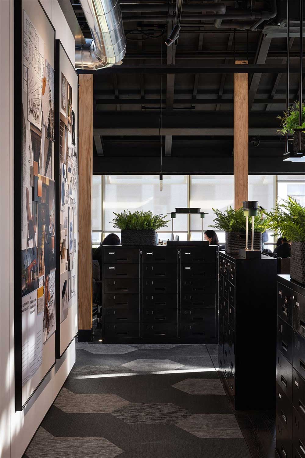 深圳龍崗500平方工業(yè)風(fēng)辦公室裝修過道 深圳龍崗500平方工業(yè)風(fēng)辦公室裝修過道