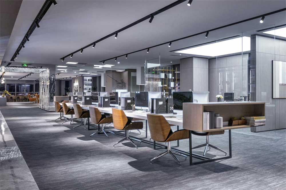 深圳市福田區(qū)車公廟現(xiàn)代輕奢辦公室設(shè)計裝修辦公區(qū) 深圳市福田區(qū)車公廟現(xiàn)代輕奢辦公室設(shè)計裝修辦公區(qū)