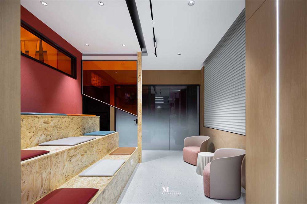 深圳市羅湖區(qū)元素組合辦公室設(shè)計(jì)裝修休息區(qū)