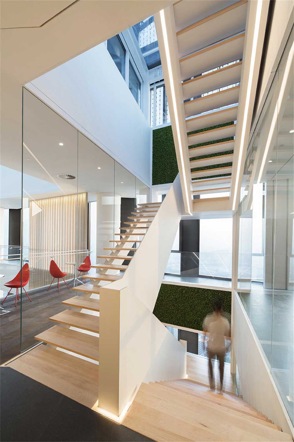 深圳市龍崗邁科集團(tuán)現(xiàn)代風(fēng)格辦公室裝修樓梯 深圳市龍崗邁科集團(tuán)現(xiàn)代風(fēng)格辦公室裝修樓梯