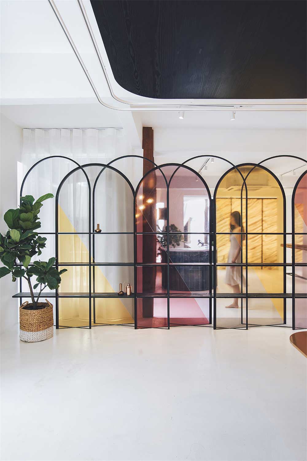 深圳市龍崗800平輕奢風(fēng)辦公室裝修玻璃隔斷 深圳市龍崗800平輕奢風(fēng)辦公室裝修玻璃隔斷