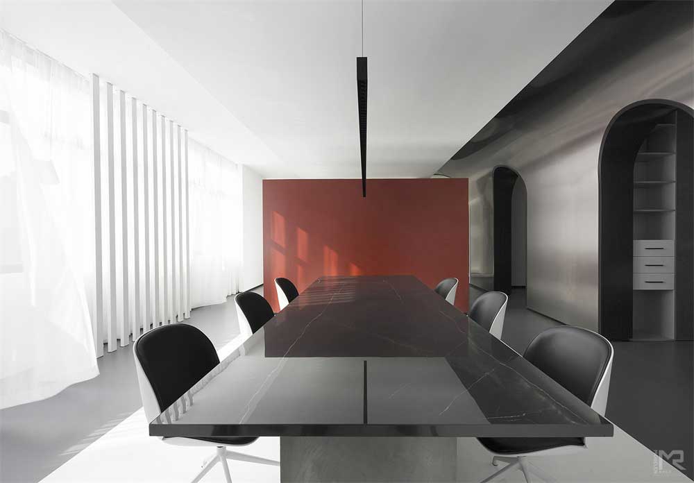 深圳福田區(qū)簡約黑白藝術(shù)辦公室設(shè)計(jì)裝修-辦公區(qū) 深圳福田區(qū)簡約黑白藝術(shù)辦公室設(shè)計(jì)裝修-辦公區(qū)