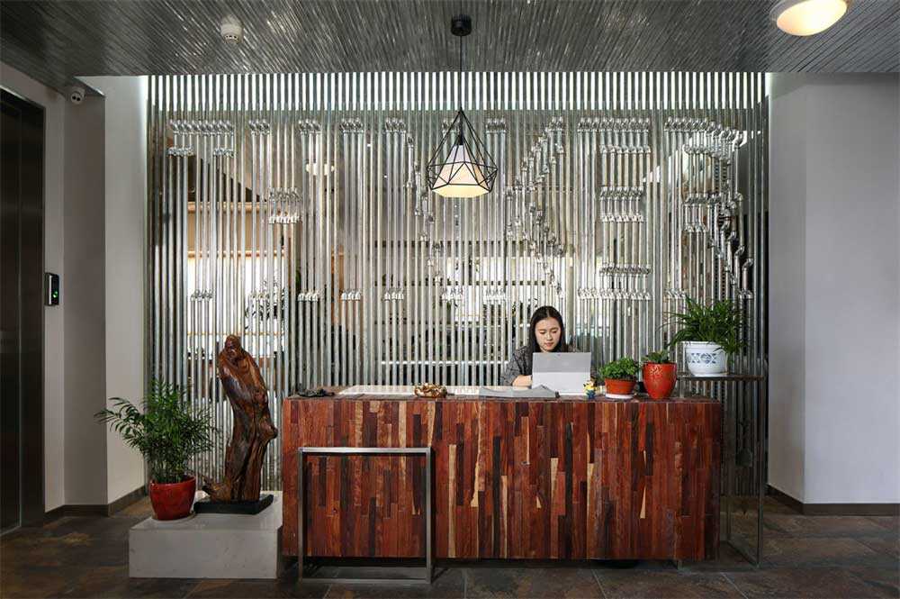 深圳南山香江金融中心工業(yè)風(fēng)辦公室裝修設(shè)計(jì)案例前臺(tái)服務(wù)區(qū) 深圳南山香江金融中心工業(yè)風(fēng)辦公室裝修設(shè)計(jì)案例前臺(tái)服務(wù)區(qū)