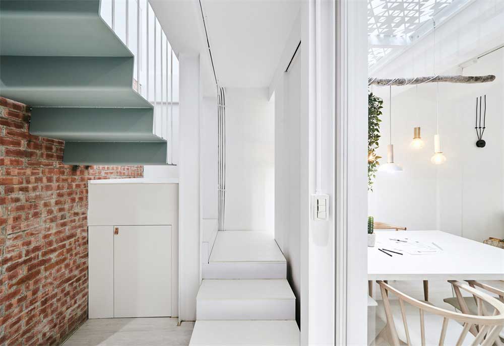 深圳市寶安600平北歐風(fēng)辦公室樓梯