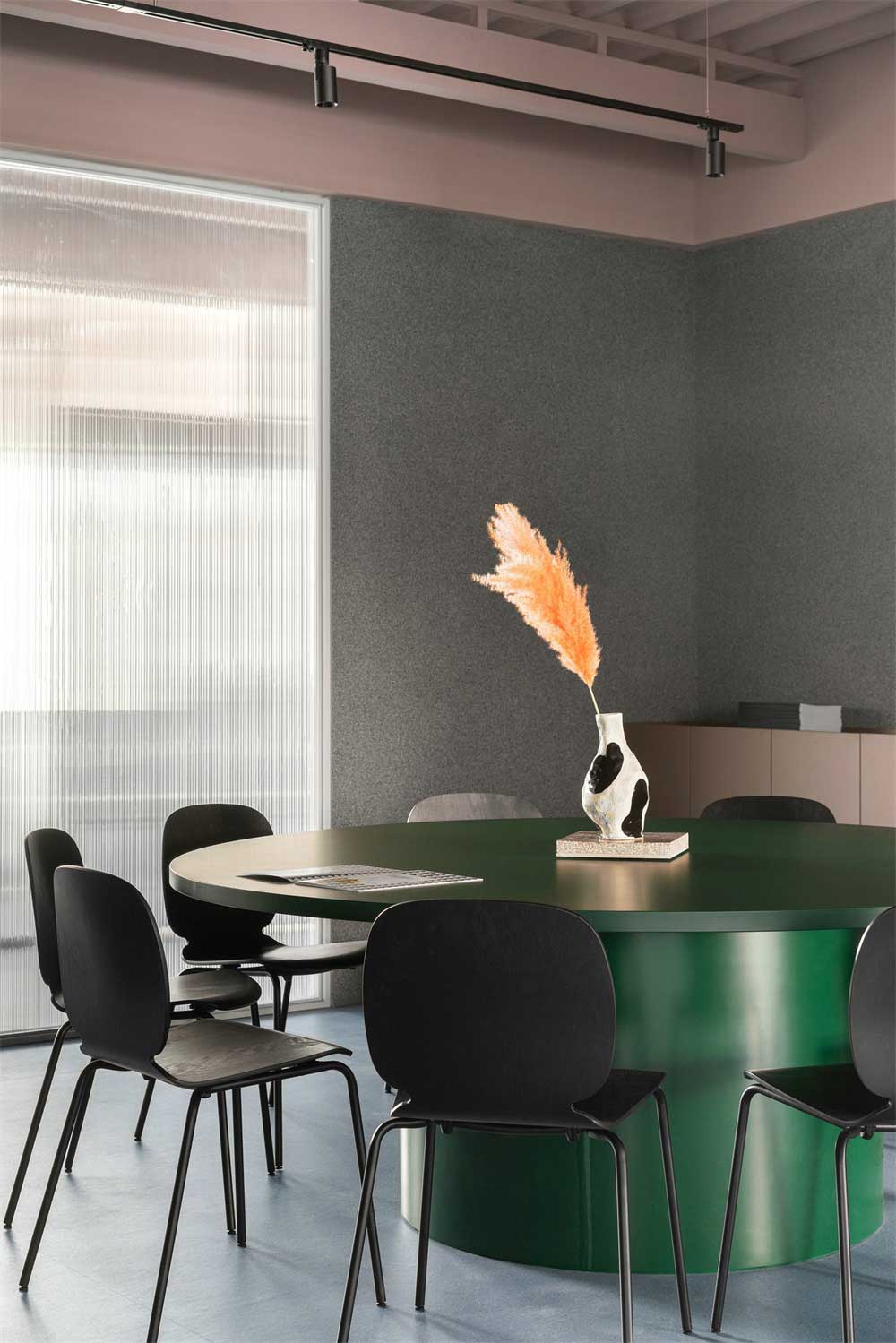 深圳南山區(qū)辦公室設(shè)計(jì)裝修——會(huì)議區(qū) 深圳南山區(qū)辦公室設(shè)計(jì)裝修——會(huì)議區(qū)