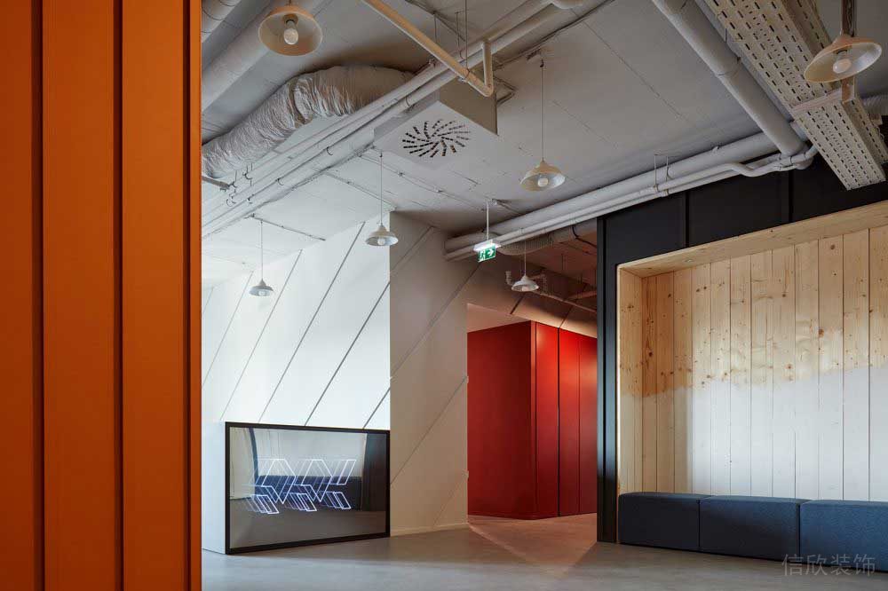 橙色墻體設(shè)計工業(yè)風(fēng)裝修實木設(shè)計辦公室大廳