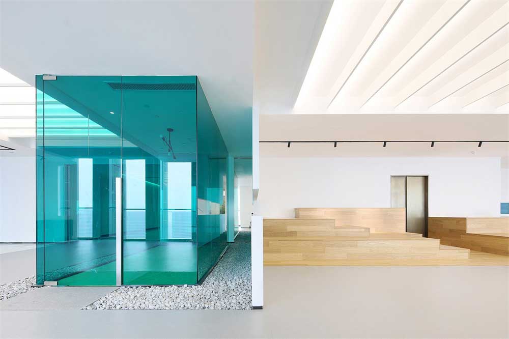 深圳龍崗區(qū)時尚白色簡約辦公室設(shè)計裝修-過道 深圳龍崗區(qū)時尚白色簡約辦公室設(shè)計裝修-過道