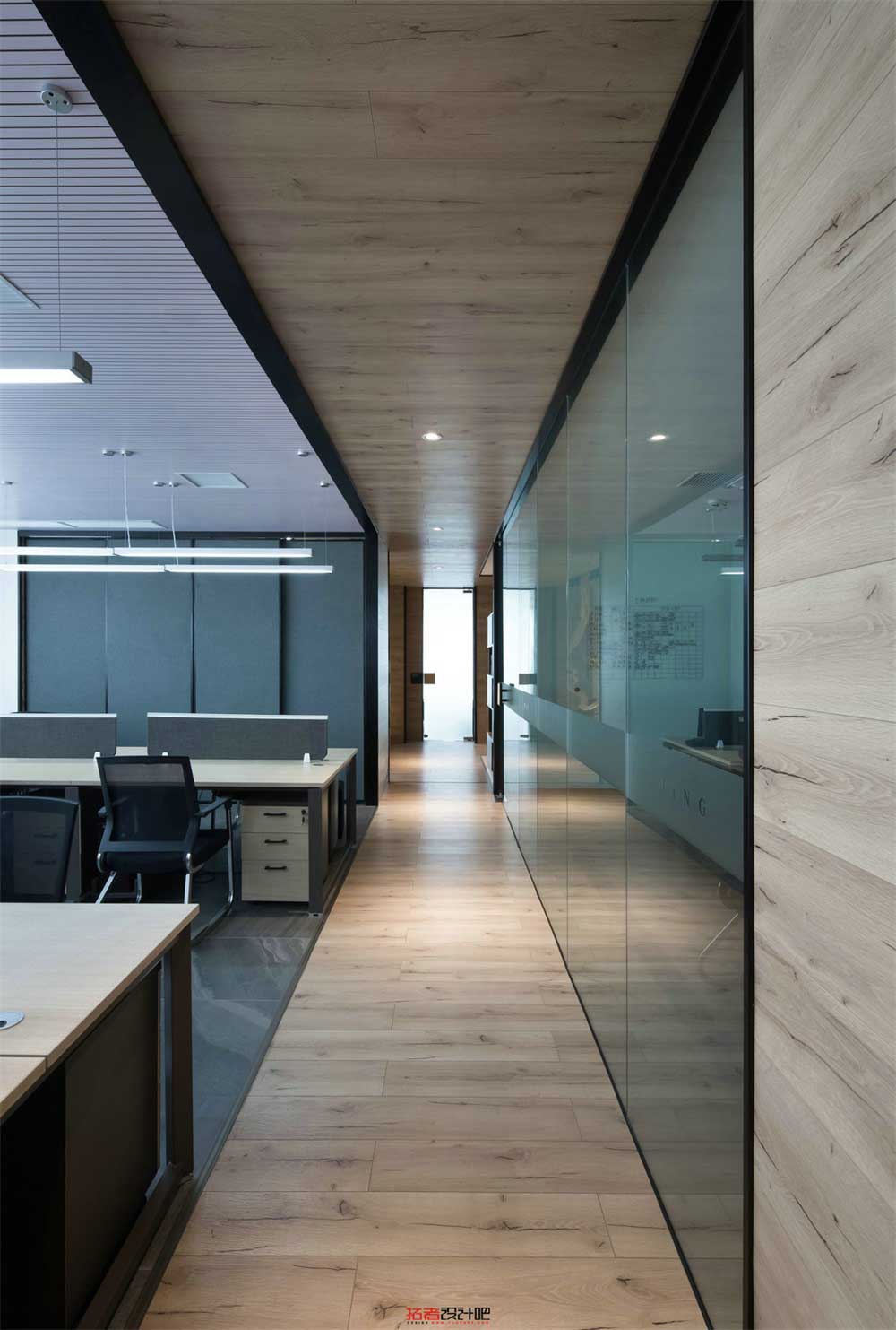 深圳南山智慧廣場(chǎng)新中式風(fēng)格辦公室裝修設(shè)計(jì)案例辦公區(qū)走廊 深圳南山智慧廣場(chǎng)新中式風(fēng)格辦公室裝修設(shè)計(jì)案例辦公區(qū)走廊