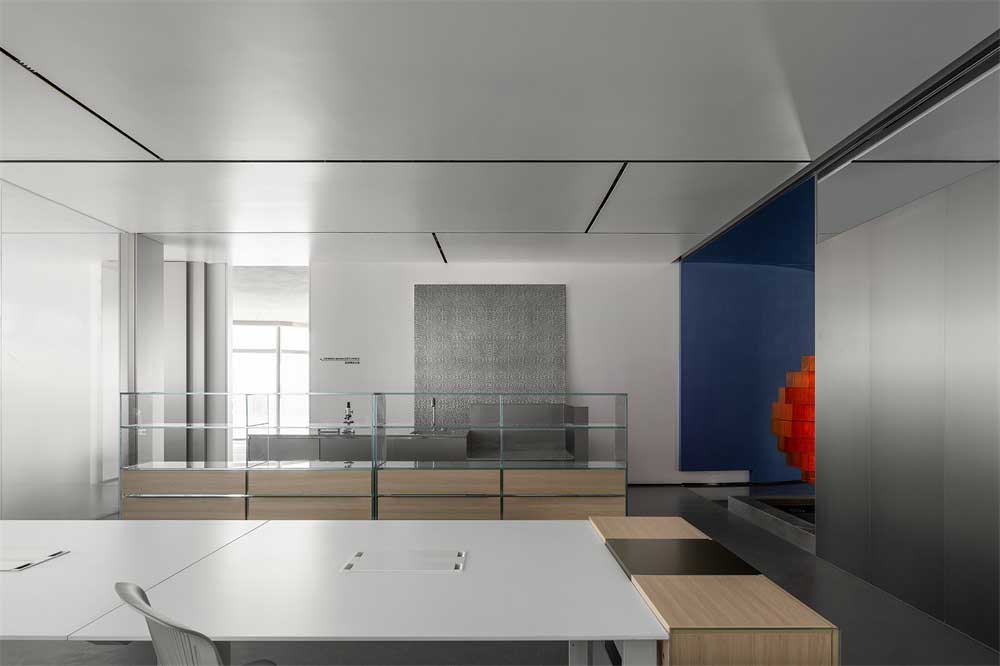 深圳福田800平方現(xiàn)代簡(jiǎn)約風(fēng)格辦公室裝修辦公區(qū)墻面裝飾 深圳福田800平方現(xiàn)代簡(jiǎn)約風(fēng)格辦公室裝修辦公區(qū)墻面裝飾