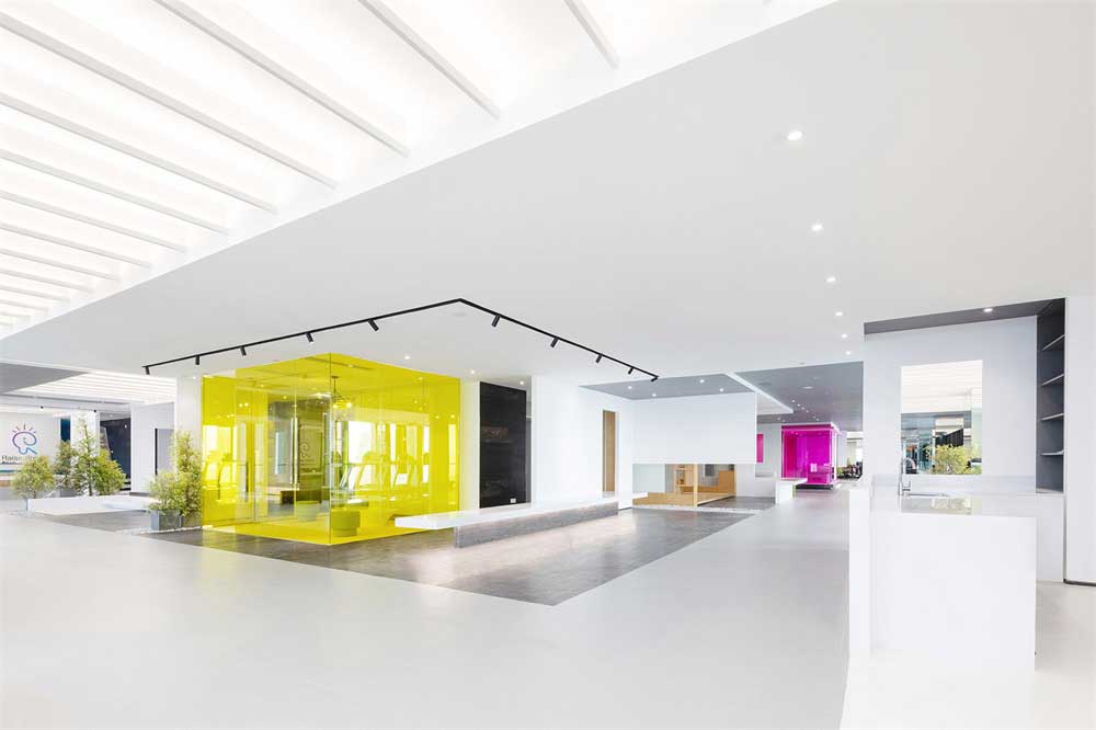 深圳龍崗區(qū)時尚白色簡約辦公室設(shè)計裝修-大廳 深圳龍崗區(qū)時尚白色簡約辦公室設(shè)計裝修-大廳