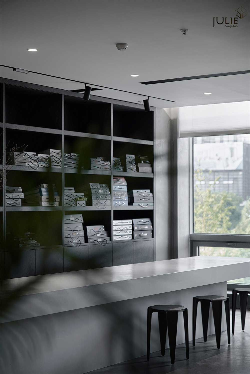 深圳光明現(xiàn)代風(fēng)格暗色系辦公室設(shè)計(jì)裝修-島臺(tái)