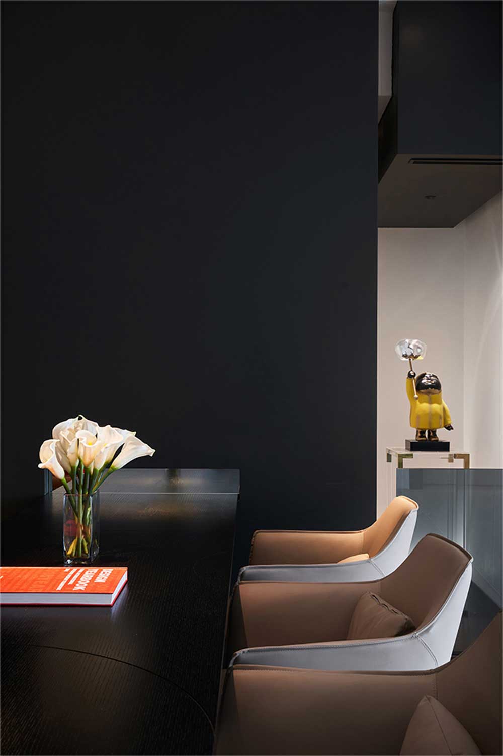 深圳龍崗區(qū)輕奢簡(jiǎn)約辦公室設(shè)計(jì)裝修-洽談區(qū) 深圳龍崗區(qū)輕奢簡(jiǎn)約辦公室設(shè)計(jì)裝修-洽談區(qū)