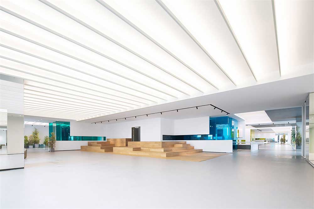 深圳龍崗區(qū)時尚白色簡約辦公室設(shè)計裝修-大廳 深圳龍崗區(qū)時尚白色簡約辦公室設(shè)計裝修-大廳