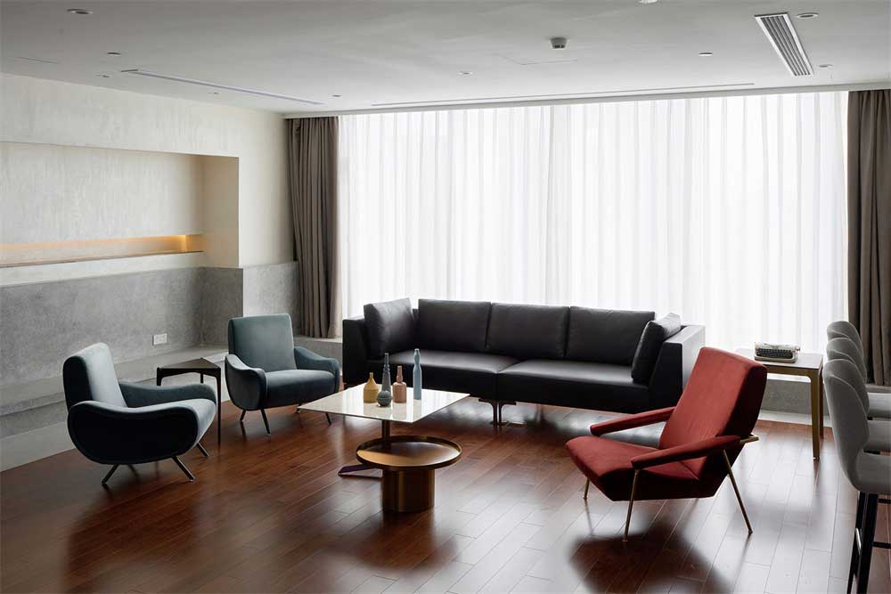 深圳市龍崗區(qū)現(xiàn)代風(fēng)格辦公室裝修會客區(qū) 深圳市龍崗區(qū)現(xiàn)代風(fēng)格辦公室裝修會客區(qū)