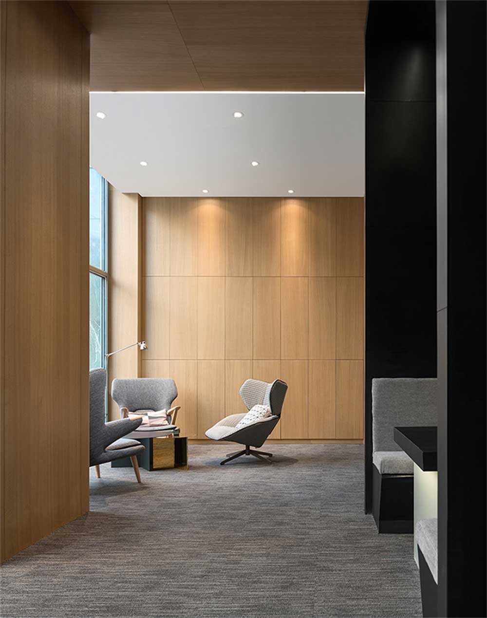 深圳市龍華1200平原木風辦公室裝修設計休息區(qū)