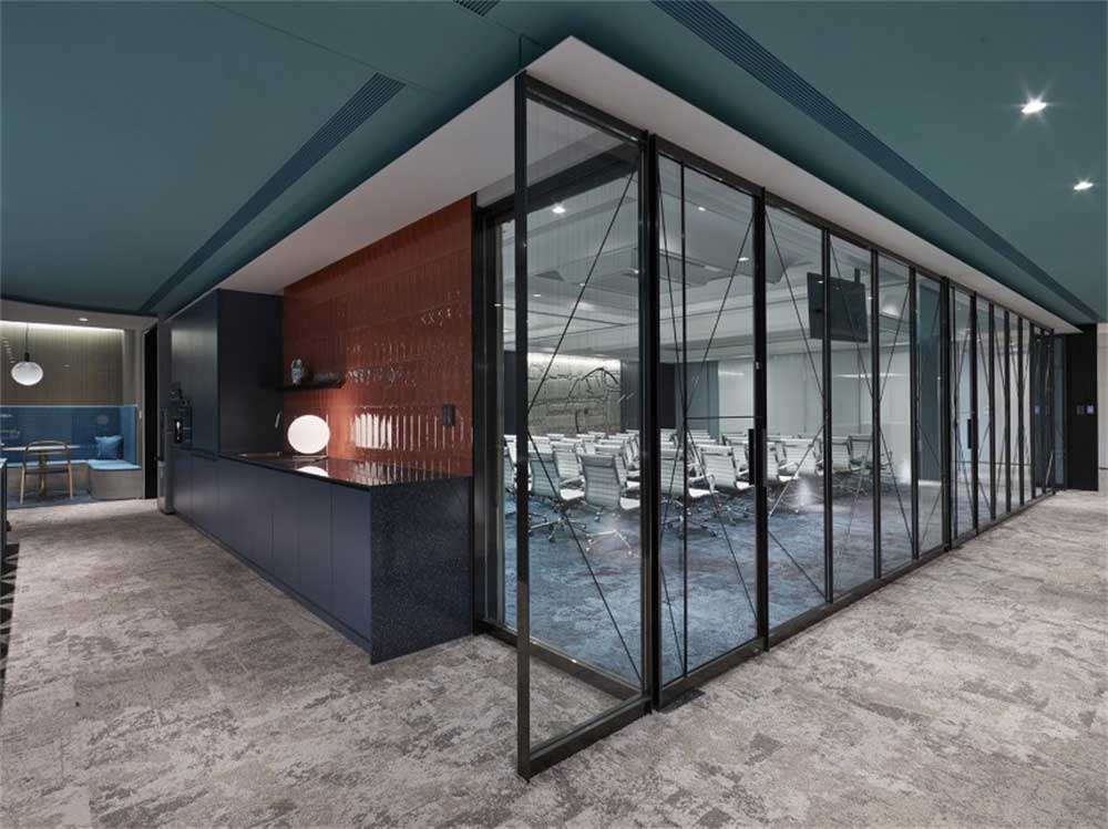 深圳羅湖文錦廣場(chǎng)現(xiàn)代風(fēng)格辦公室裝修設(shè)計(jì)案例走廊