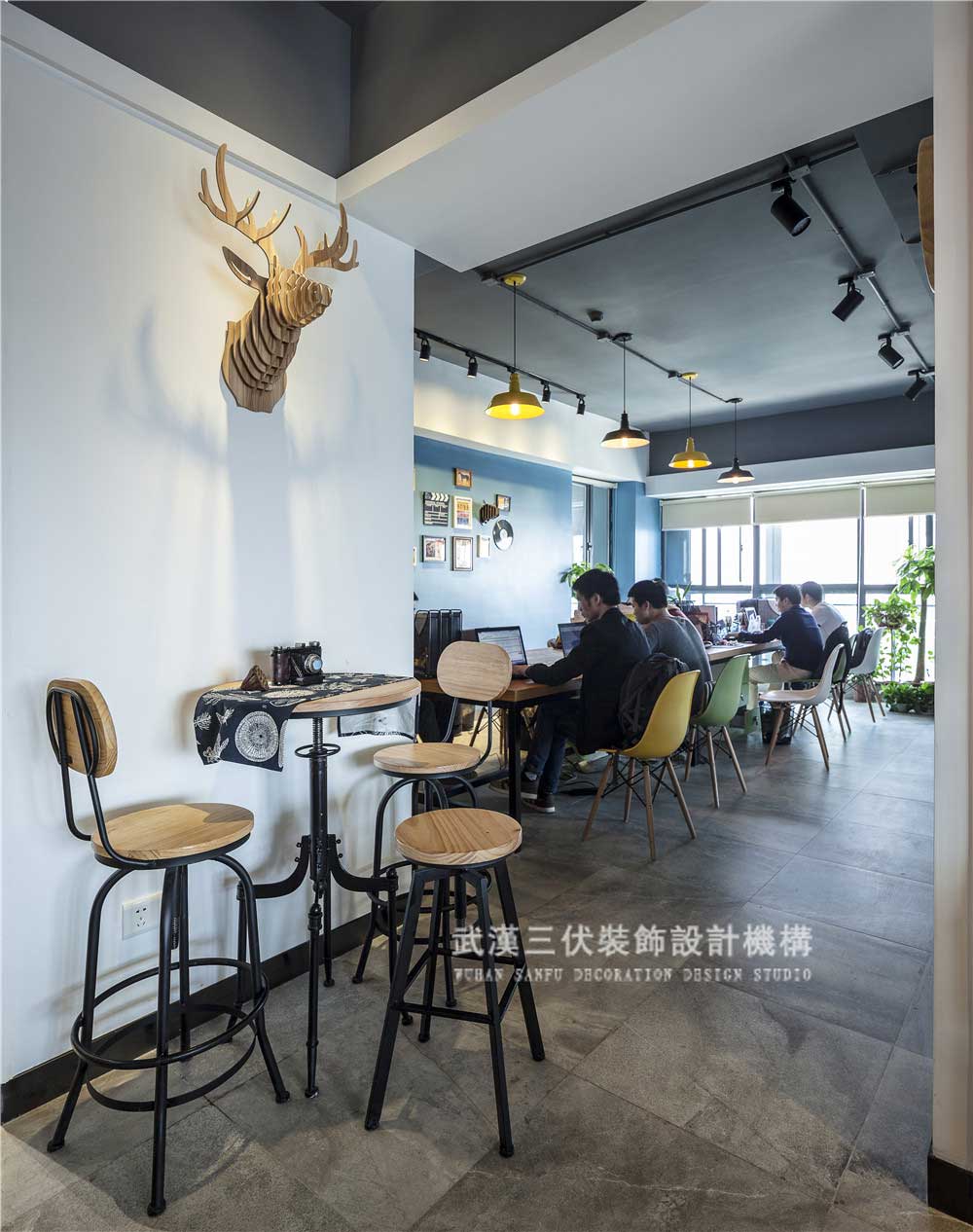 深圳福田200平方工業(yè)風(fēng)辦公室裝修辦公區(qū) 深圳福田200平方工業(yè)風(fēng)辦公室裝修辦公區(qū)