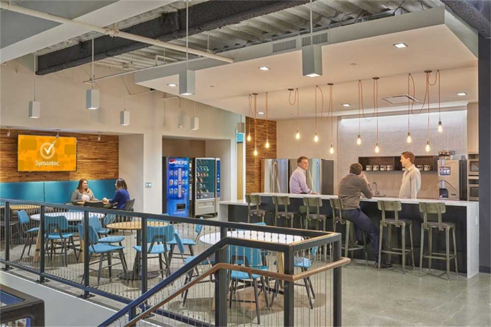 深圳福田金中環(huán)商務大廈簡約風格復式辦公室裝修設計案例餐飲區(qū) 深圳福田金中環(huán)商務大廈簡約風格復式辦公室裝修設計案例餐飲區(qū)