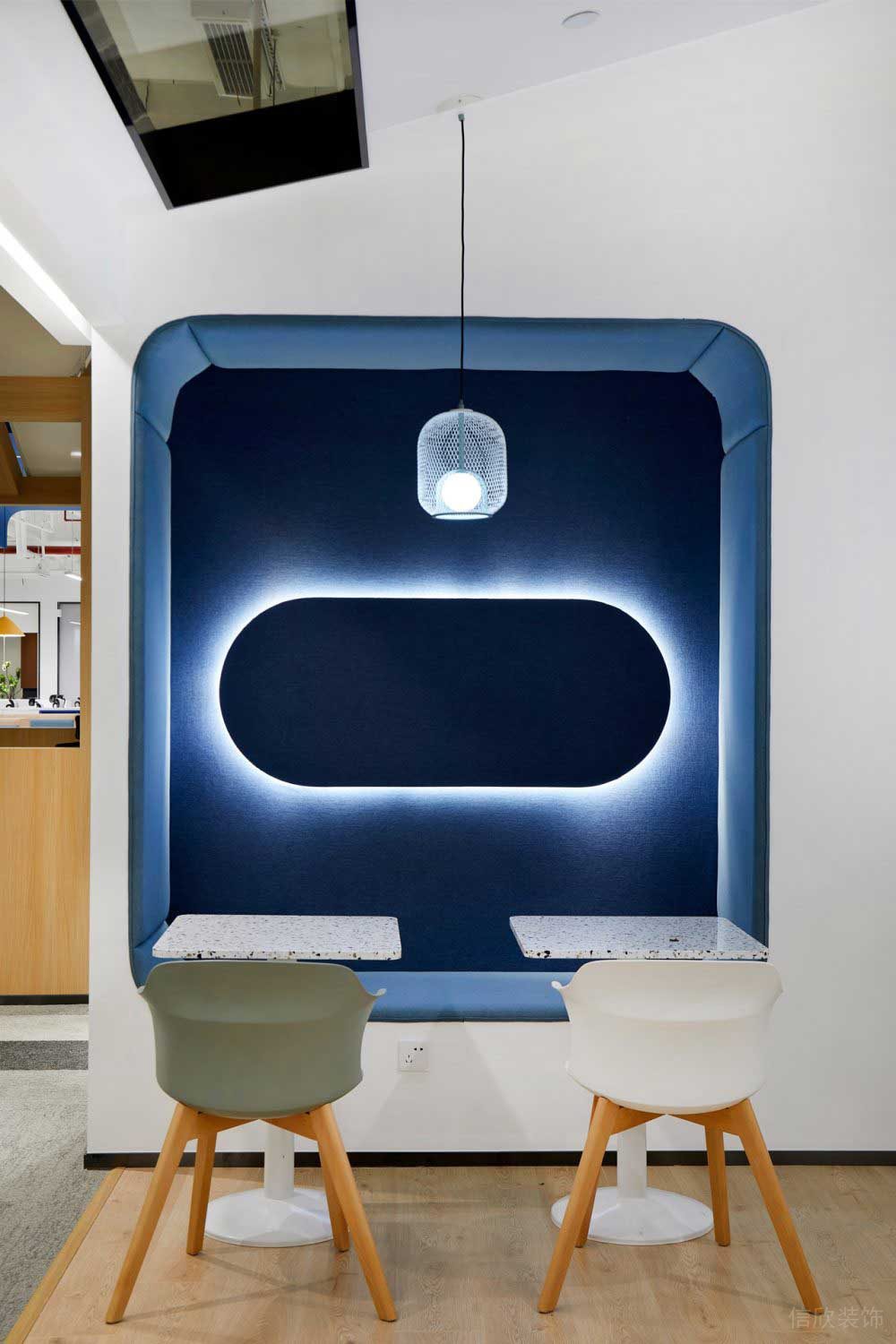 辦公室休息區(qū)藍色軟包內(nèi)設(shè)led燈帶設(shè)計圖