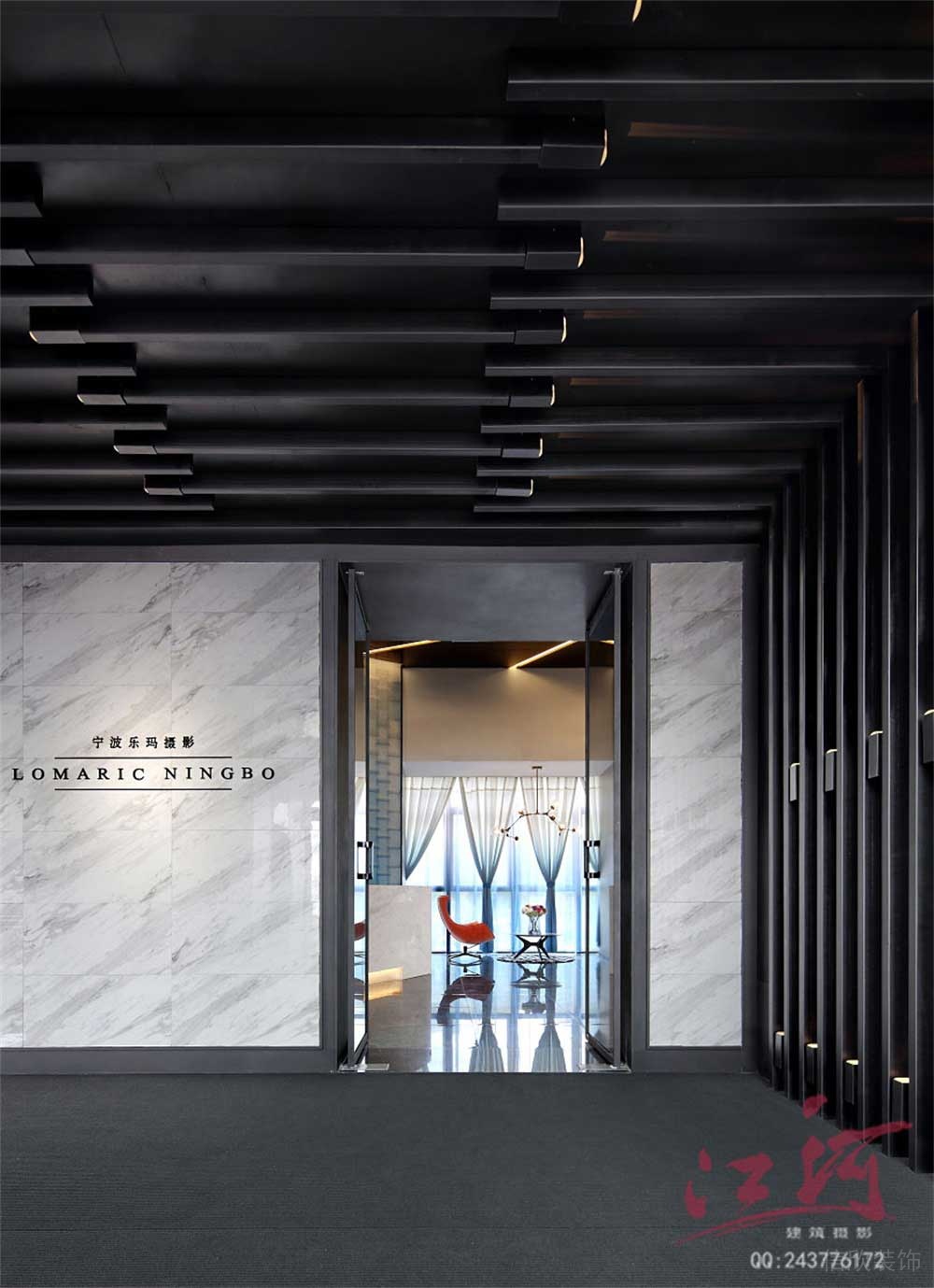 大理石墻體裝修金屬黑色天花墻體一體式設(shè)計(jì)效果玻璃平推門辦公室設(shè)計(jì)圖