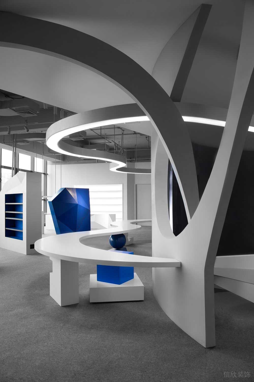 弧線(xiàn)線(xiàn)條辦公室弧線(xiàn)工作桌裝修效果圖灰色調(diào)效果