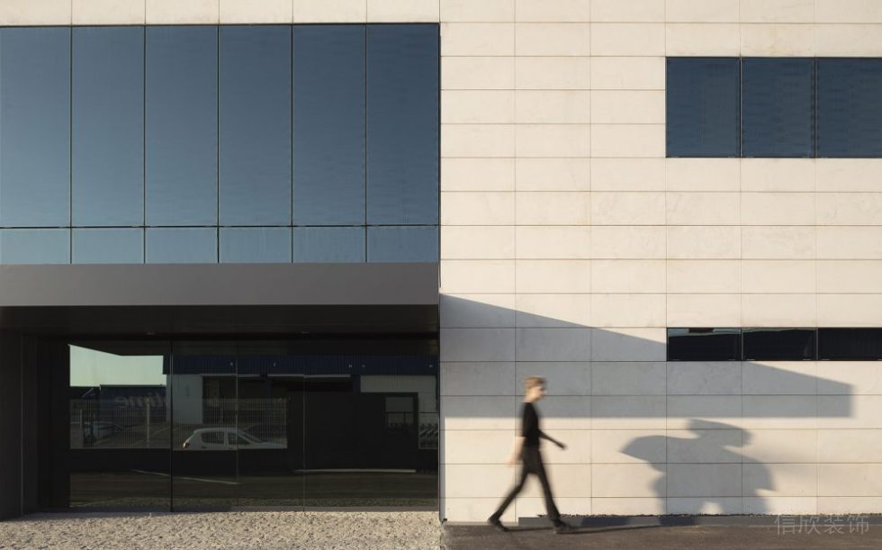 辦公樓裝修玻璃簡(jiǎn)約墻體設(shè)計(jì)圖