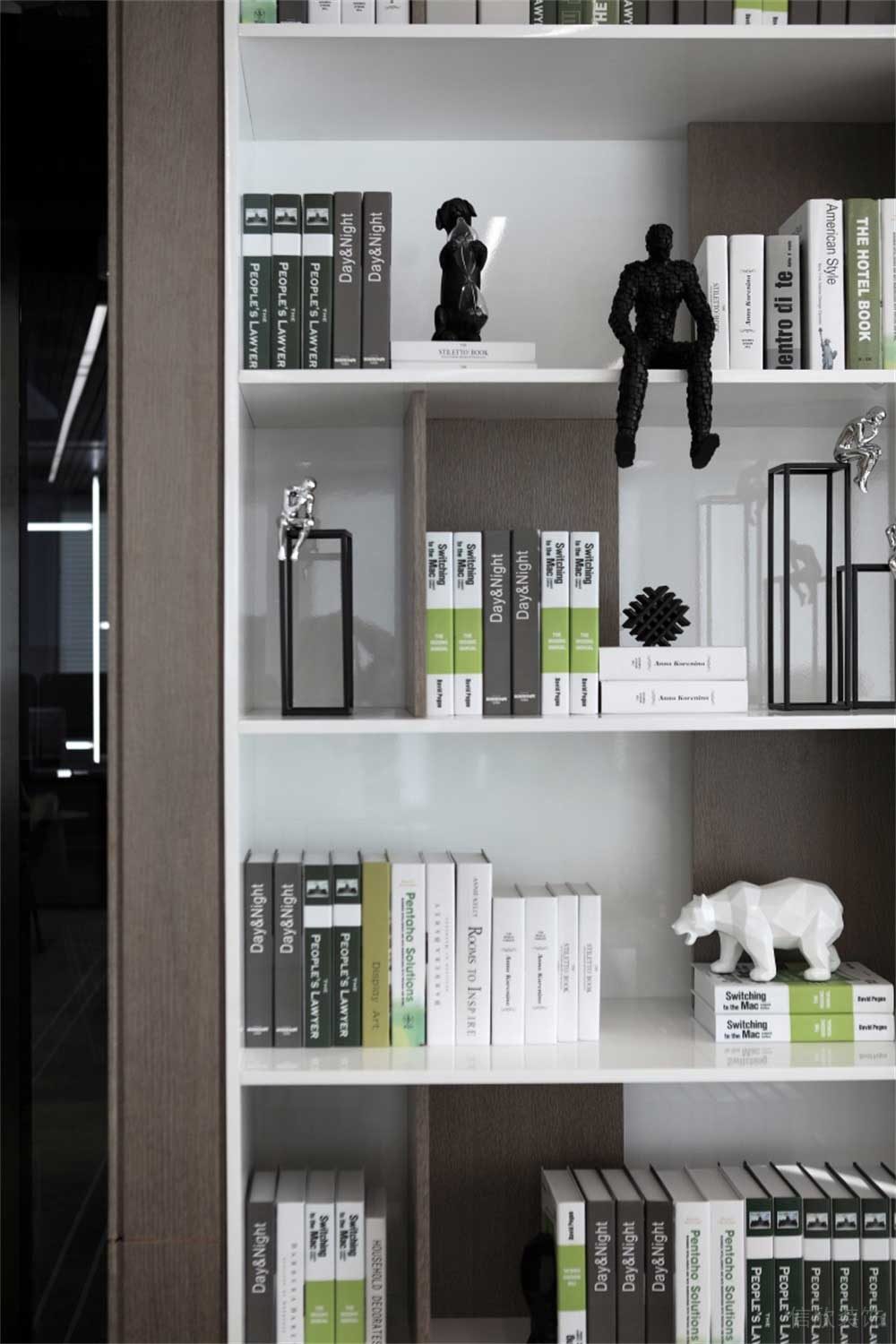 書(shū)房現(xiàn)代商務(wù)風(fēng)裝修效果圖簡(jiǎn)約收納墻柜木質(zhì)設(shè)計(jì)