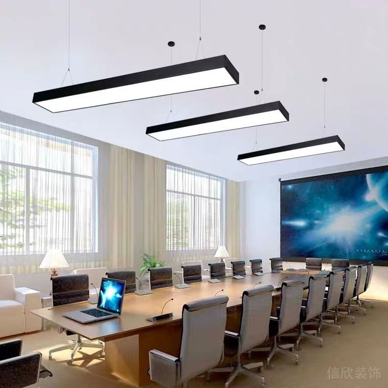 辦公室會議桌木質(zhì)直線設(shè)計天花led護(hù)眼燈設(shè)計效果演講廳匯報區(qū)域辦公室裝修效果圖
