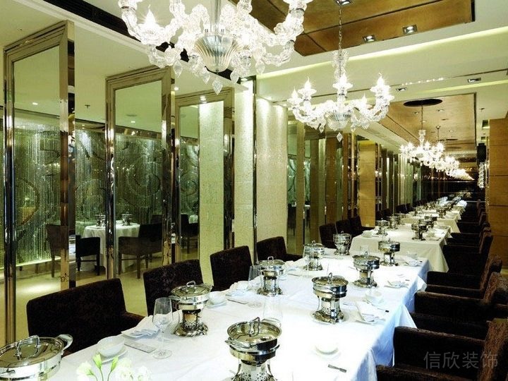 水晶天花吊頂會議室裝修就餐區(qū)古典風(fēng)裝修