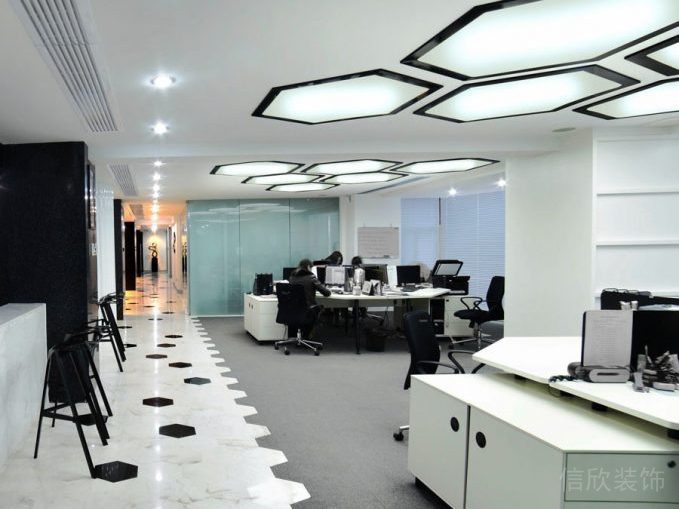 黑白色調(diào)現(xiàn)代簡約風(fēng)天花多邊形led燈飾設(shè)計(jì)效果圖工位裝修設(shè)計(jì)圖