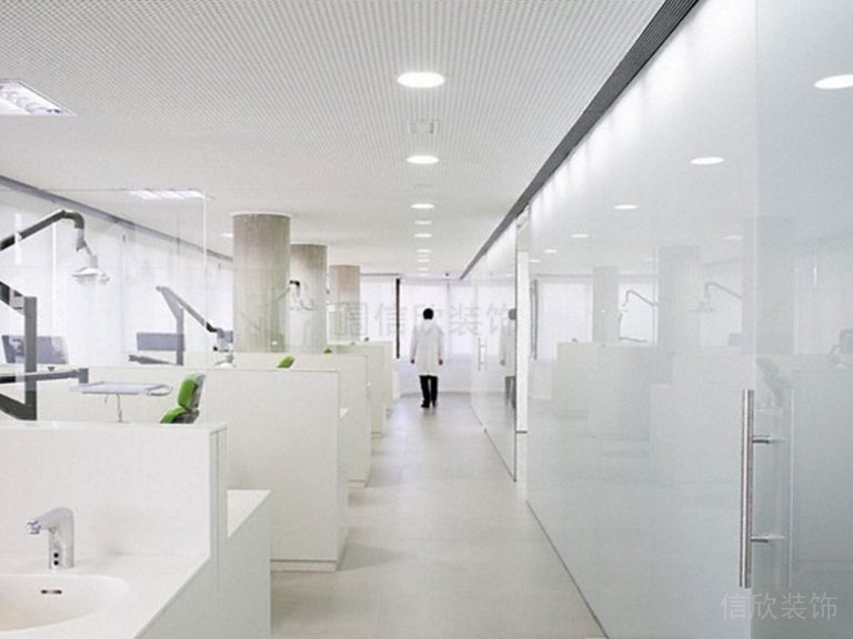 辦公室產(chǎn)品研發(fā)區(qū)域琺瑯板材光面玻璃過(guò)道效果圖