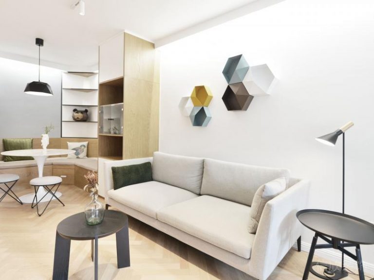 現(xiàn)代簡約北歐風客廳裝修布藝沙發(fā)效果實木過道裝修