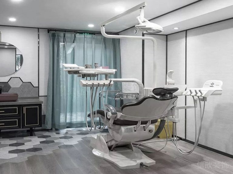 木質(zhì)地板金屬扣線條背景墻方形天花吊頂裝修設(shè)計