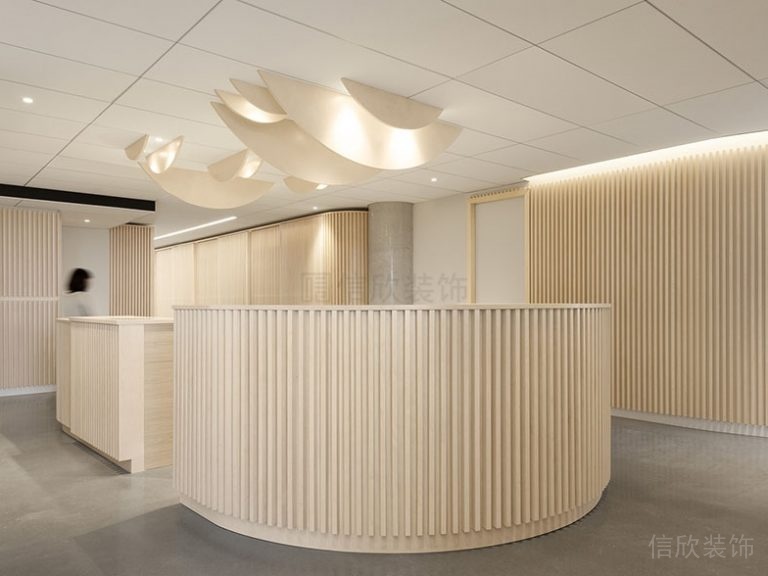 木格柵墻面原木色吧臺天花吊頂設(shè)計圖