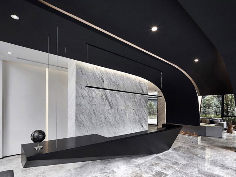 展示區(qū)瓷磚地面大理石墻面弧形天花吊頂裝修設(shè)計效果圖