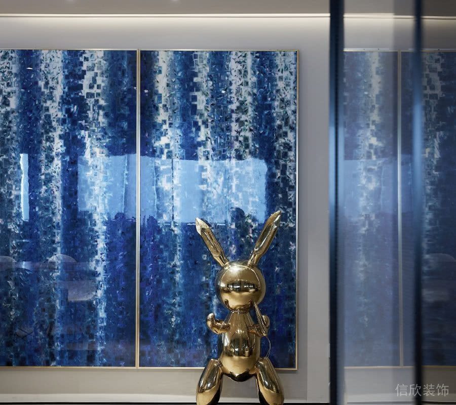 藍色扎染辦公室過道墻體設(shè)計