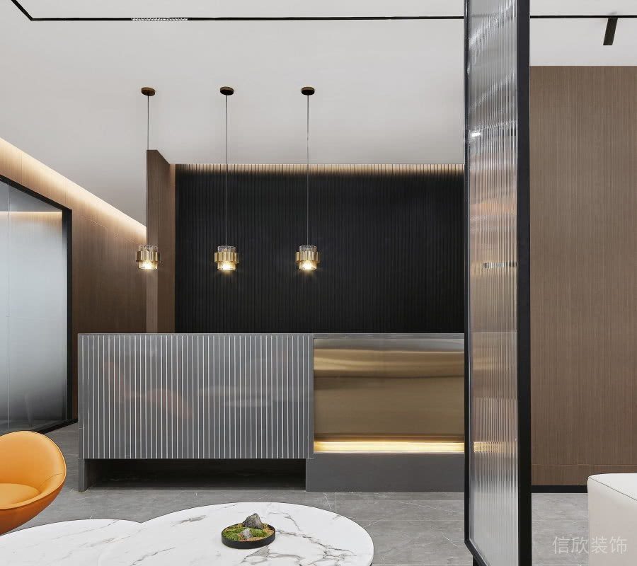 辦公室過(guò)道玻璃墻體隔斷地臺(tái)休息區(qū)茶幾呵呵洽談室裝修