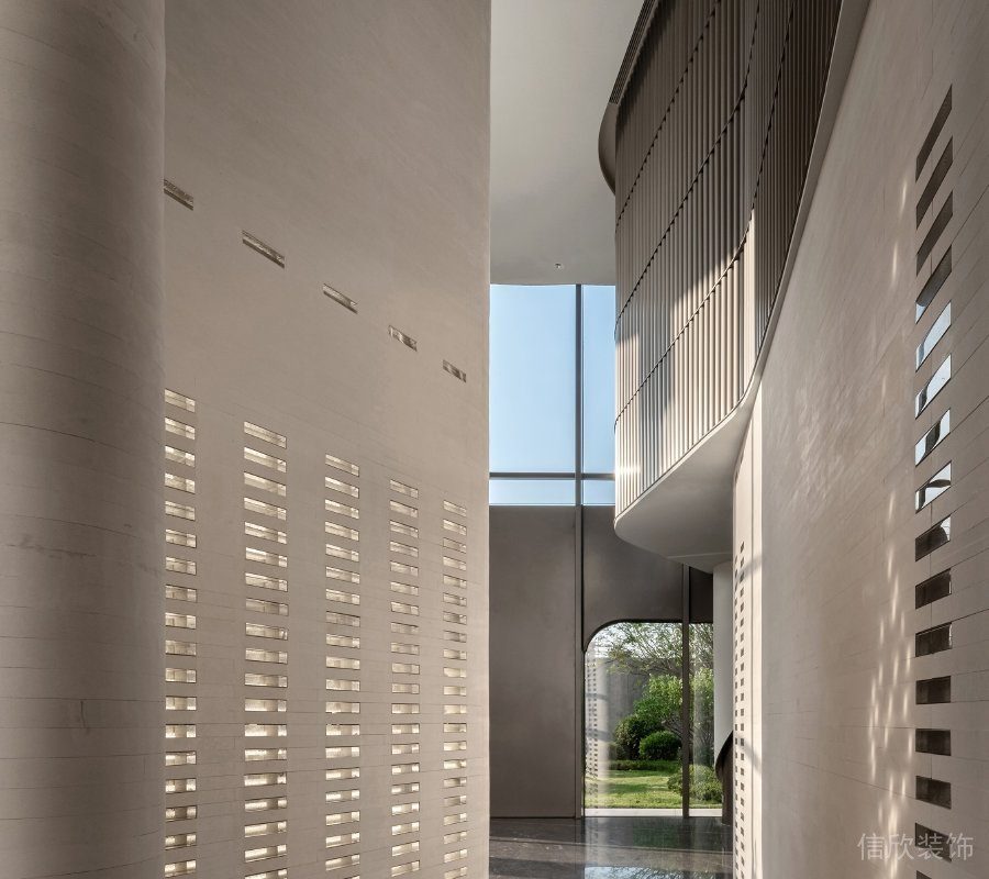 工業(yè)風(fēng)辦公室鏤空墻體玻璃隔斷鏡面效果圖