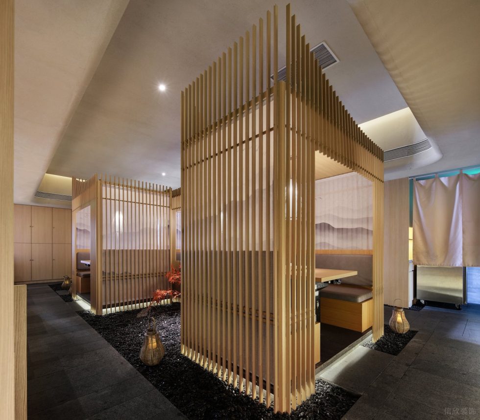 深圳福田天健時尚新天地和風日式料理餐廳裝修案例原木色格柵 深圳福田天健時尚新天地和風日式料理餐廳裝修案例原木色格柵